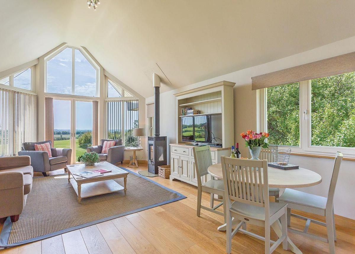 Swandown Lodges チャード エクステリア 写真