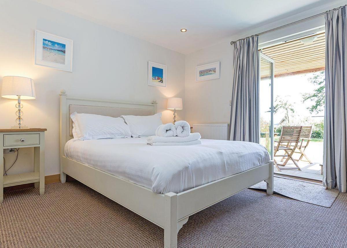 Swandown Lodges チャード エクステリア 写真