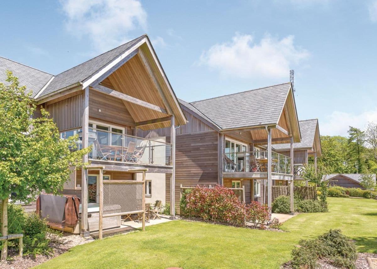 Swandown Lodges チャード エクステリア 写真