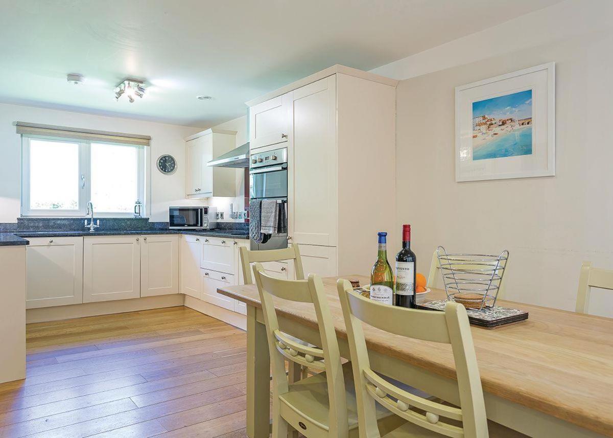 Swandown Lodges チャード エクステリア 写真