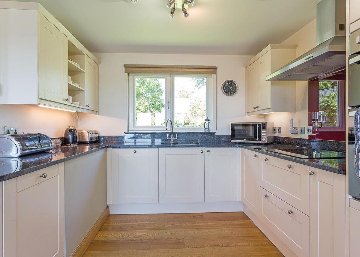 Swandown Lodges チャード エクステリア 写真