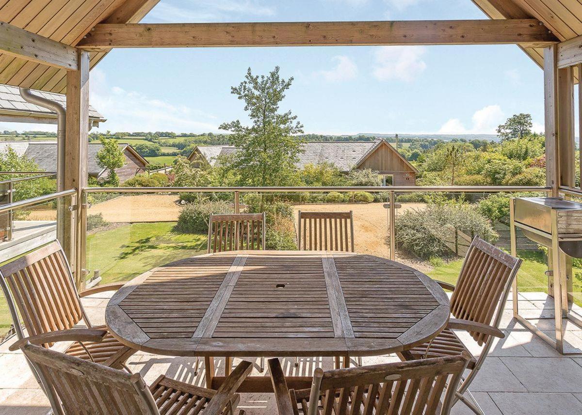 Swandown Lodges チャード エクステリア 写真