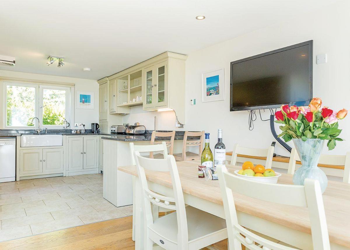 Swandown Lodges チャード エクステリア 写真