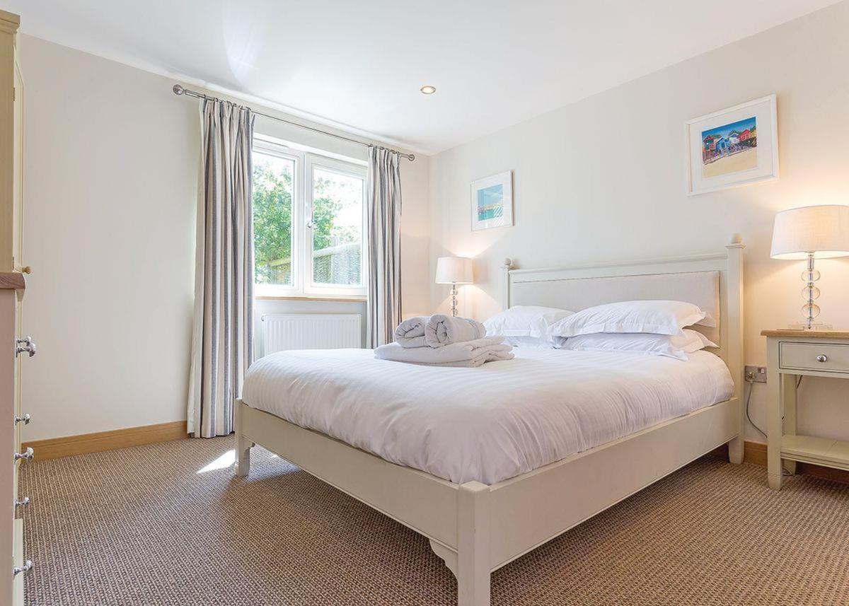 Swandown Lodges チャード エクステリア 写真