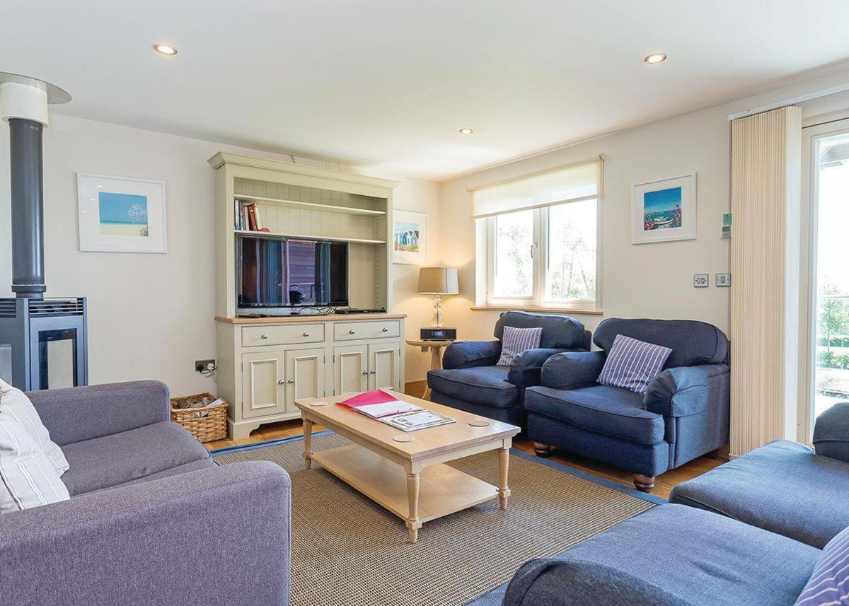 Swandown Lodges チャード エクステリア 写真