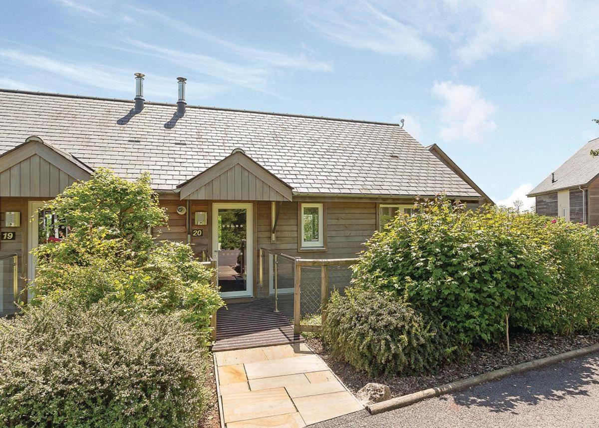 Swandown Lodges チャード エクステリア 写真