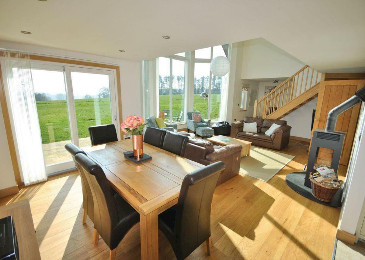Swandown Lodges チャード エクステリア 写真